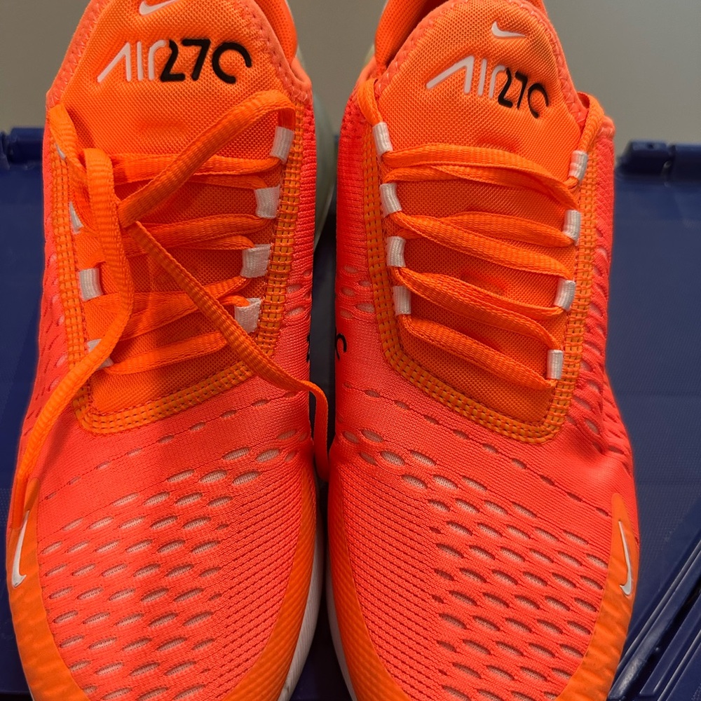Nike Air 270 Orange Sneakers